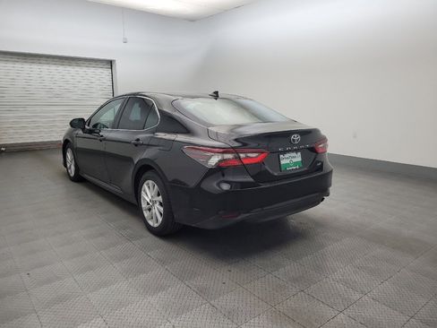 Used 2022 Toyota Camry LE FWD image 5