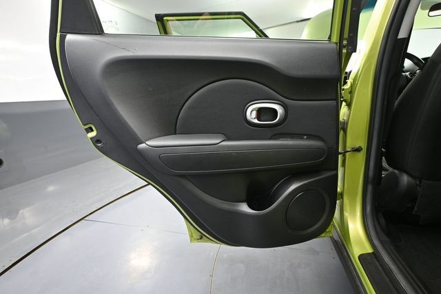 Used 2015 Kia Soul + FWD image 26