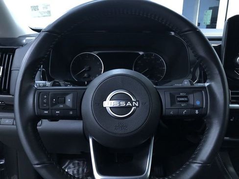 Used 2025 Nissan Pathfinder SV image 25