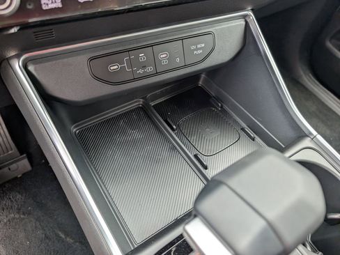 New 2025 Kia Carnival SX image 25