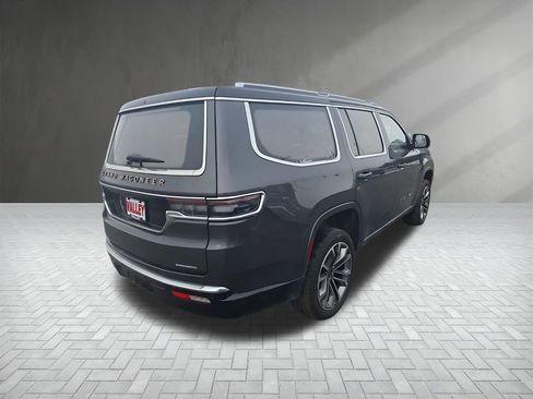 Used 2022 Jeep Grand Wagoneer Series III w/ Rear Seat Video Group 1 image 12