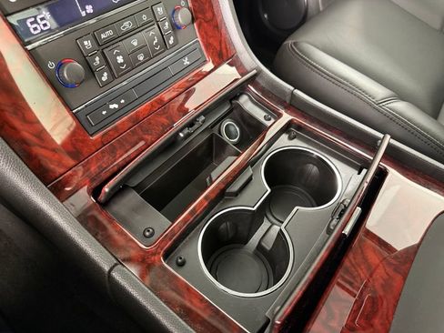 Used 2013 Cadillac Escalade EXT Premium AWD/4WD image 25