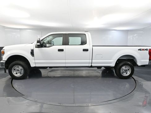 Used 2022 Ford F250 XL w/ Power Equipment Group image 9