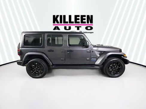 Used 2022 Jeep Wrangler Unlimited Sahara w/ Cold Weather Group image 8