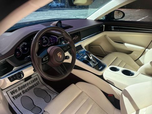 Used 2023 Porsche Panamera GTS image 18
