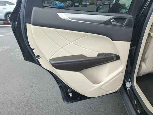 Used 2017 Lincoln MKC Premiere AWD/4WD image 27