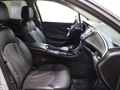 Used 2018 Buick Envision Essence image 24