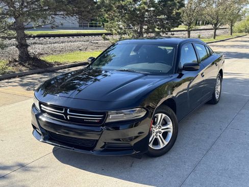 Used 2016 Dodge Charger SE w/ Popular Equipment Group RWD image 1