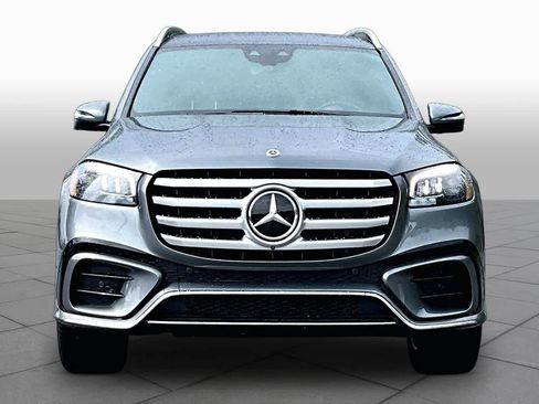 Used 2025 Mercedes-Benz GLS 450 4MATIC image 3