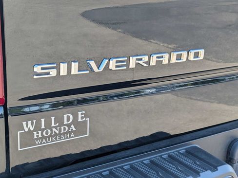Used 2021 Chevrolet Silverado 1500 Custom Trail Boss AWD/4WD image 12