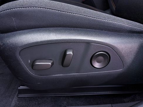 Used 2024 Honda Prologue EX image 18
