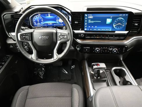 Used 2024 Chevrolet Silverado 1500 RST AWD/4WD image 7