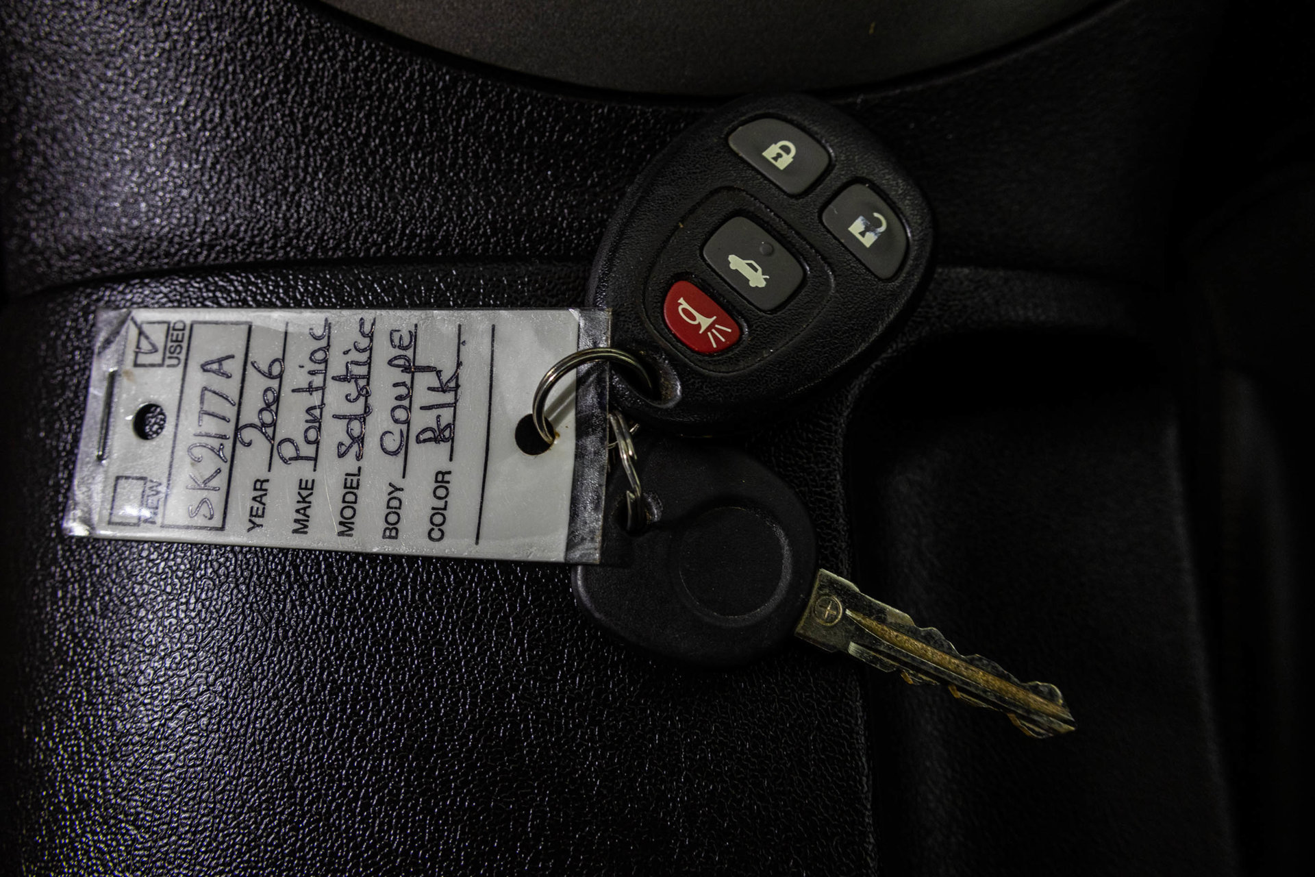 Used 2006 Pontiac Solstice Convertible w/ Premium Package RWD image 27