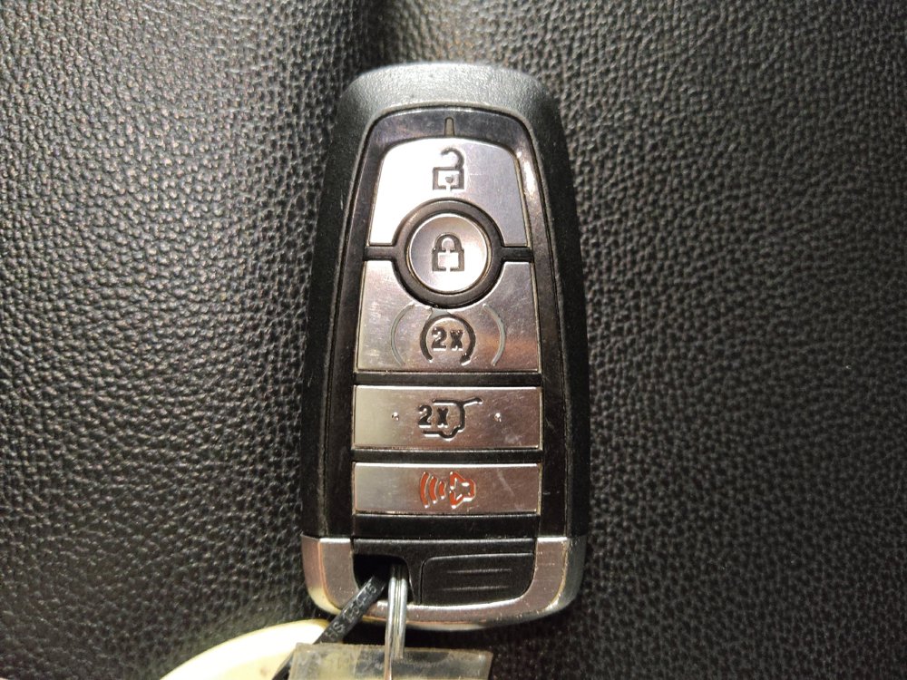 Used 2020 Ford Explorer XLT w/ Equipment Group 202A RWD image 32