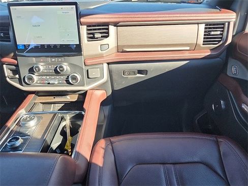 Certified 2022 Ford Expedition Limited image 10
