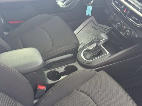 Used 2020 Kia Forte LXS FWD image 17