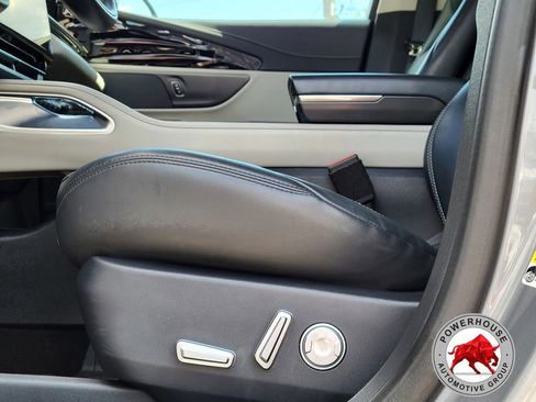 Used 2024 Lincoln Nautilus Reserve AWD/4WD image 25