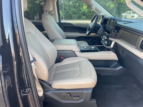 Used 2024 Ford Expedition Max Limited image 19