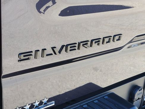 Used 2024 Chevrolet Silverado 1500 LT Trail Boss w/ Convenience Package II image 12