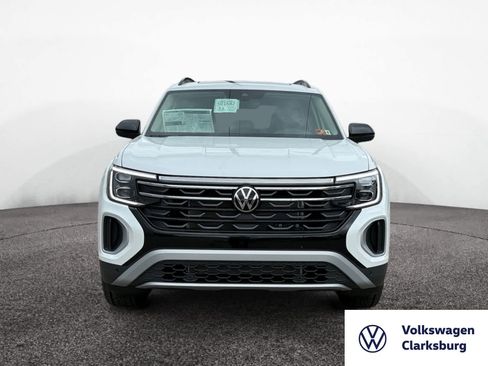 New 2026 Volkswagen Atlas Peak Edition image 8