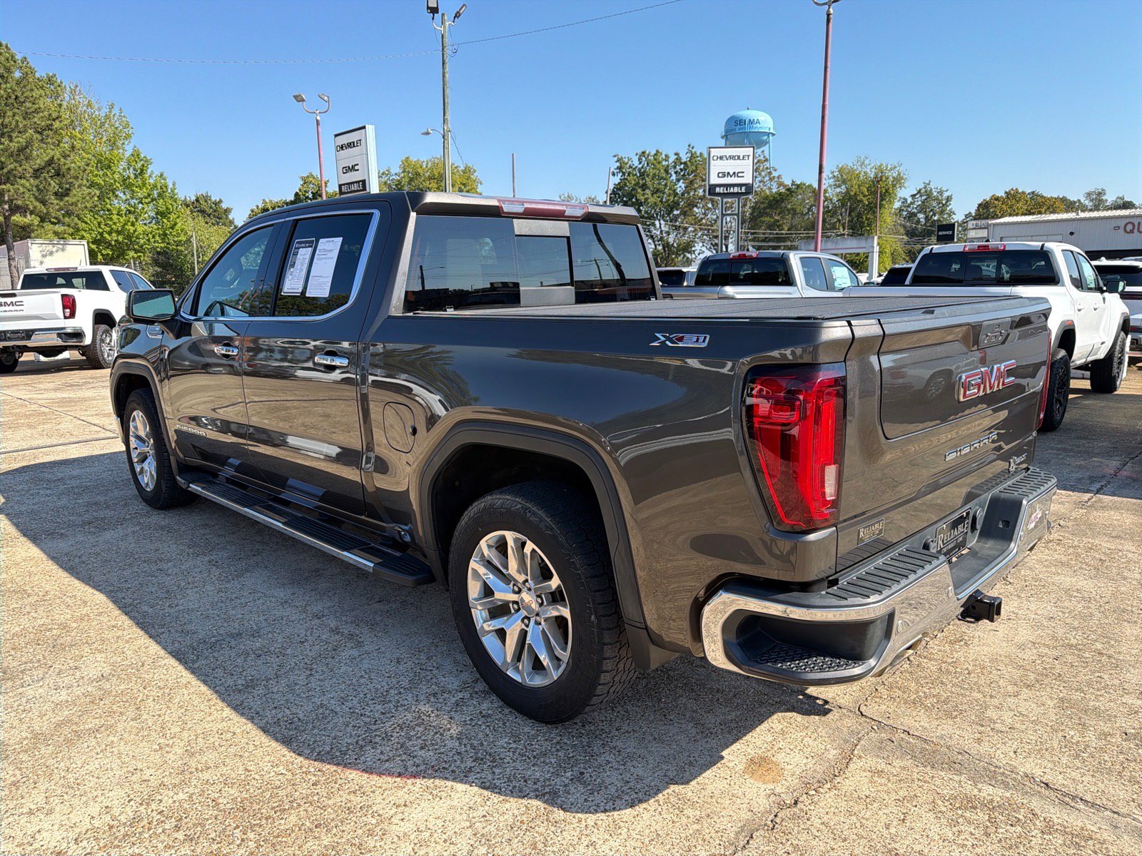Used 2020 GMC Sierra 1500 SLT w/ SLT Premium Plus Package AWD/4WD image 4
