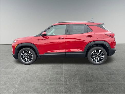 New 2026 Chevrolet TrailBlazer LT w/ Convenience Package FWD image 2