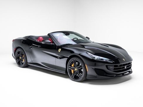 Used 2019 Ferrari Portofino image 11