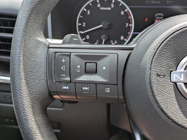 Used 2024 Nissan Rogue S FWD image 25