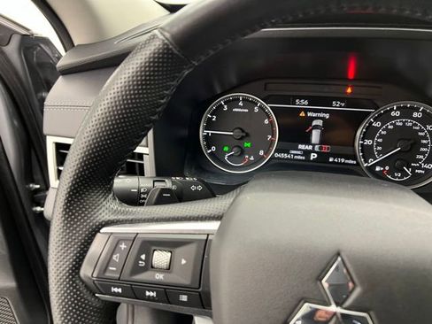 Used 2024 Mitsubishi Outlander SE image 24