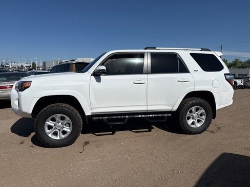 Used 2021 Toyota 4Runner SR5 Premium w/ Moonroof Package AWD/4WD image 2