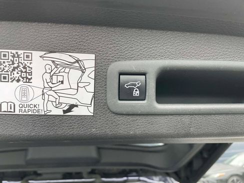 Used 2023 Toyota Sienna Platinum image 49