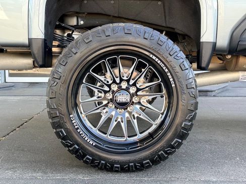 Used 2024 GMC Sierra 3500 Denali Ultimate image 13