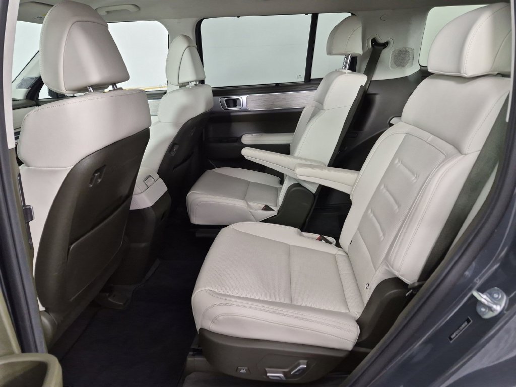 Used 2025 Hyundai Santa Fe Calligraphy AWD/4WD image 31