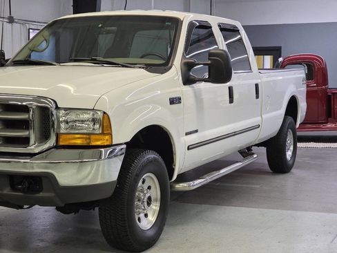 Used 2000 Ford F350 XLT image 9
