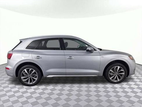 Used 2023 Audi Q5 2.0T Premium w/ Convenience Package AWD/4WD image 4