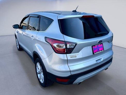 Used 2017 Ford Escape SE FWD image 2