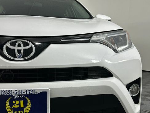 Used 2016 Toyota RAV4 XLE AWD/4WD image 5