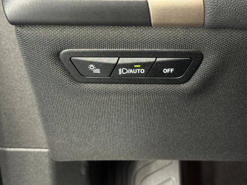 Used 2022 BMW iX xDrive50 w/ Premium Package image 19