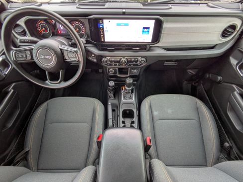 Used 2024 Jeep Gladiator Sport image 20