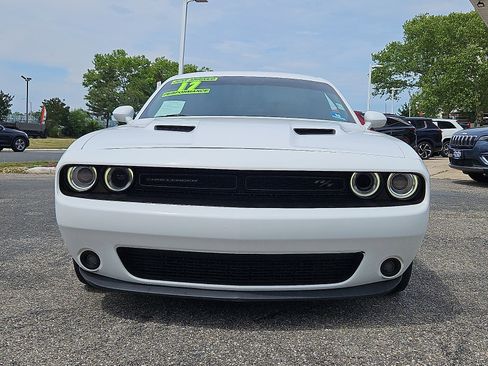 Used 2017 Dodge Challenger R/T w/ Blacktop Package RWD image 2