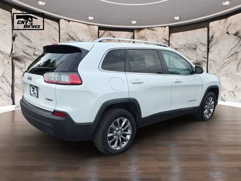 Used 2019 Jeep Cherokee Latitude Plus w/ Cold Weather Group AWD/4WD image 5
