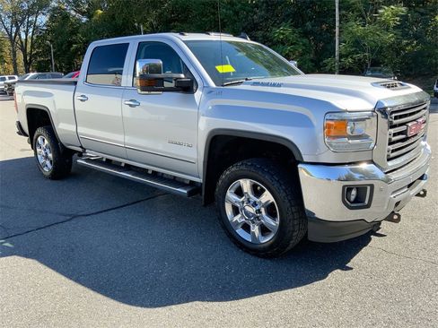 Certified 2019 GMC Sierra 2500 SLT w/ Duramax Plus Package image 38