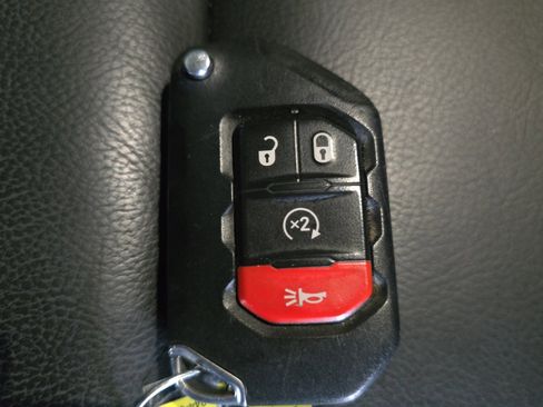 Used 2021 Jeep Wrangler Unlimited Sahara image 24