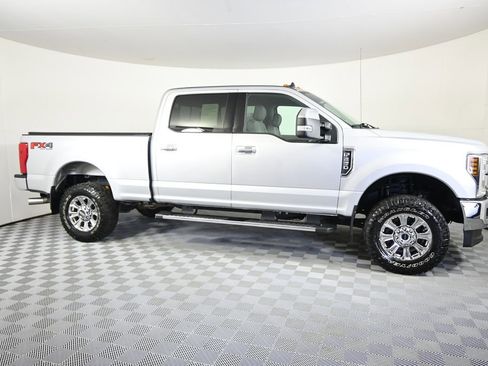 Used 2019 Ford F250 XLT w/ XLT Premium Package AWD/4WD image 9
