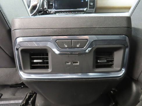 Used 2024 Chevrolet Silverado 2500 High Country w/ High Country Premium Package AWD/4WD image 14