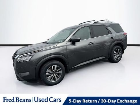Used 2023 Nissan Pathfinder SL AWD/4WD image 3