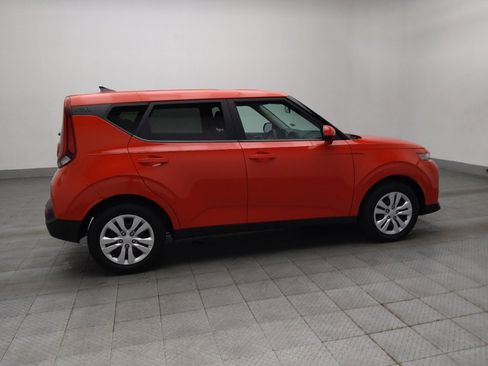 Used 2022 Kia Soul LX image 10