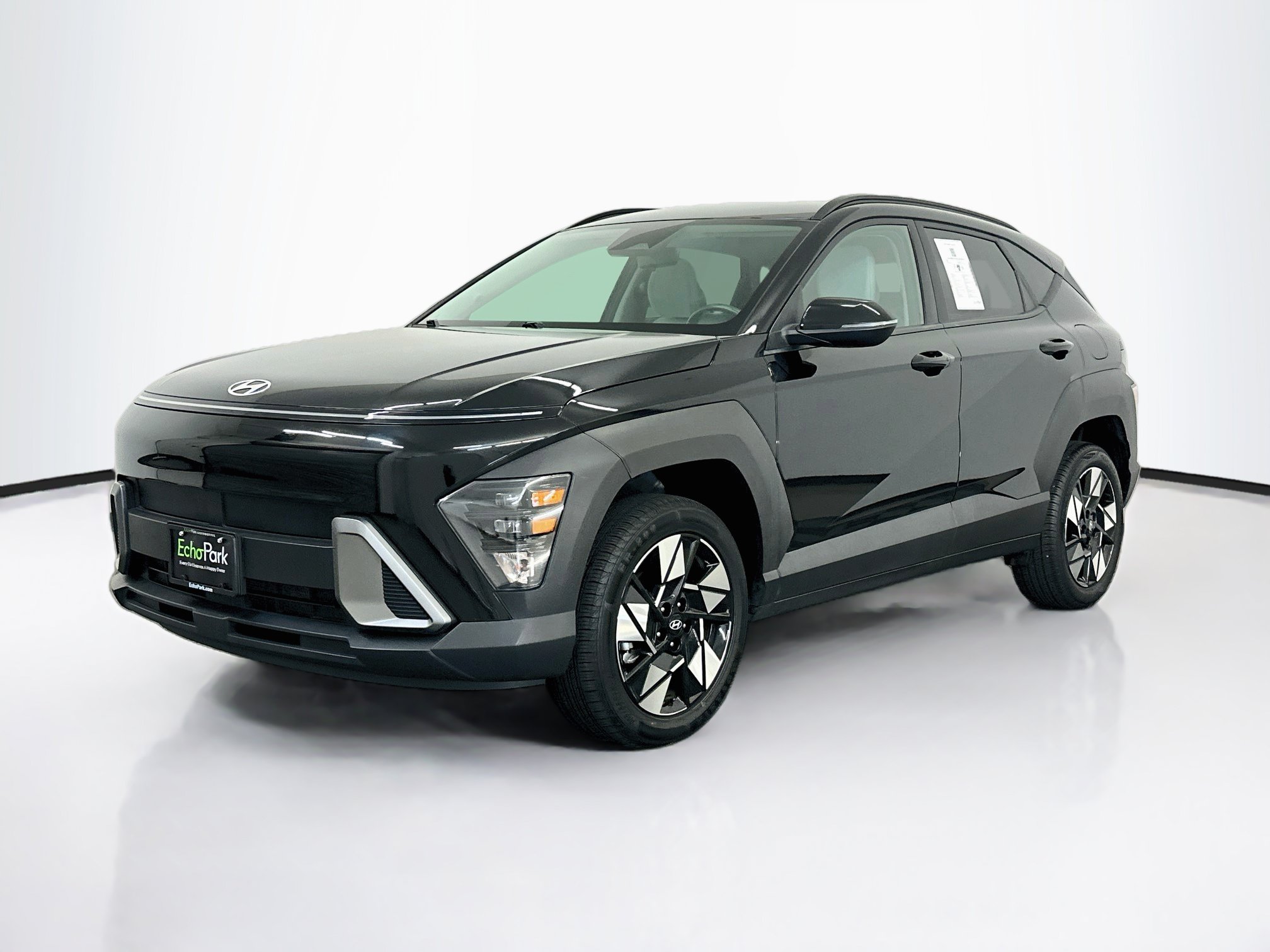 Used 2024 Hyundai Kona SEL AWD/4WD image 3