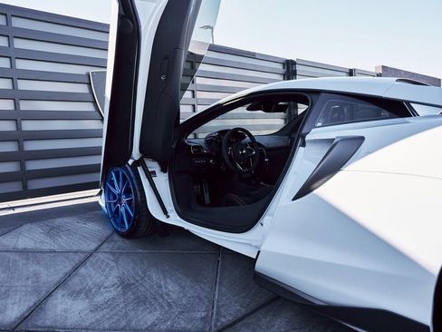 Used 2023 McLaren Artura RWD image 36
