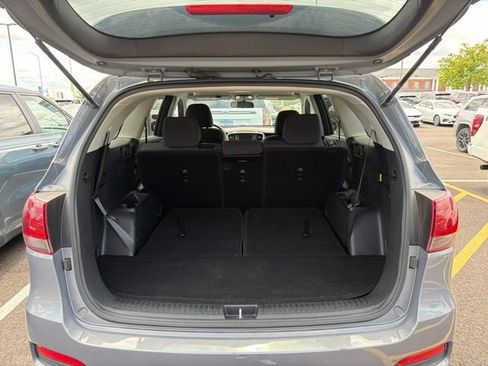 Used 2019 Kia Sorento L FWD image 12